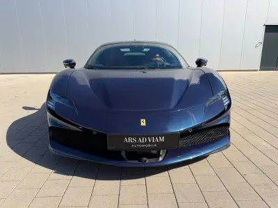 Usata Ferrari SF90 999 CV (734 kW) 2023 Blu Coupé
