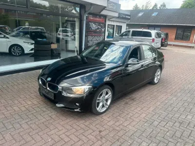 Gebraucht BMW 320 184 PS (135 kW) 2012 Schwarz Limousine