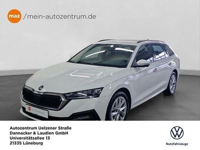 Gebraucht Skoda Octavia Ambition 150 PS (110 kW) 2022 Candyweiss Kombi