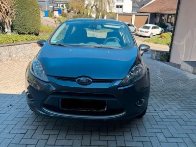 Usata Ford Fiesta Ghia 86 CV (63 kW) 2009 Grigio Utilitaria