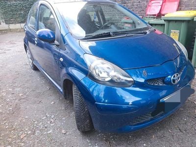 Second-hand Toyota Aygo 70 CP (51 kW) 2008 Albastru Hatchback