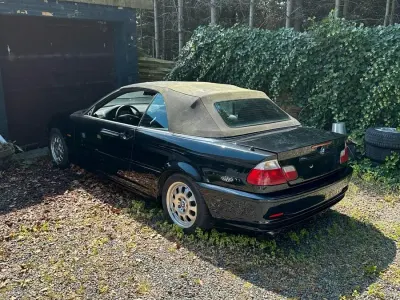 Gebraucht BMW 320 173 PS (127 kW) 2001 Schwarz Cabrio