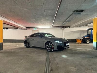 Begagnad Audi TT RS Design 400 HK (294 kW) 2023 Grå Sportkupé