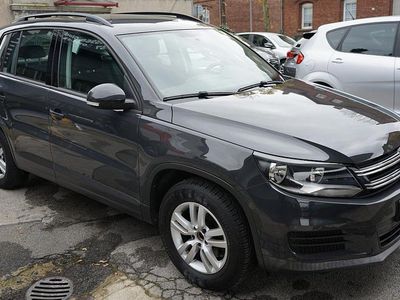 Gebraucht VW Tiguan Trendline 122 PS (89 kW) 2015 Grau SUV