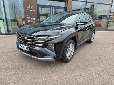 Gebraucht Hyundai Tucson Trend 136 PS (100 kW) 2025 Abyss black / met SUV