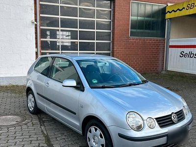 Gebraucht VW Polo 64 PS (47 kW) 2003 Silber Kleinwagen