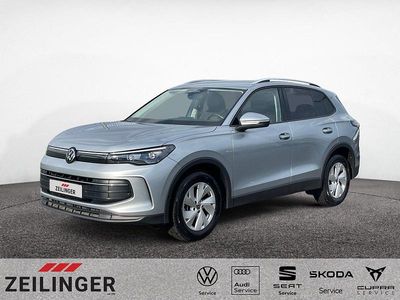 Gebraucht VW Tiguan Life 150 PS (110 kW) 2024 Oyster silver SUV