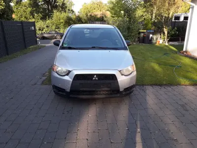 Gebraucht Mitsubishi Colt 95 PS (69 kW) 2009 Silber Kleinwagen