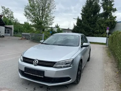 Occasion VW Jetta Comfortline 105 ch (77 kW) 2011 Argent Berline