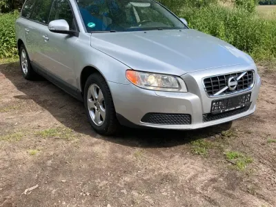 Gebraucht Volvo V70 145 PS (106 kW) 2009 Silber Kombi