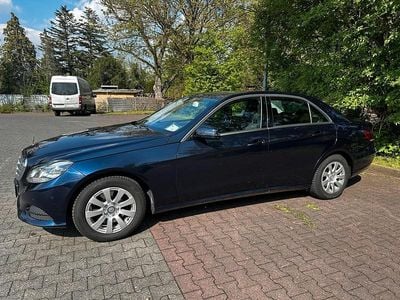 Gebraucht Mercedes E300 204 PS (150 kW) 2014 Blau Limousine