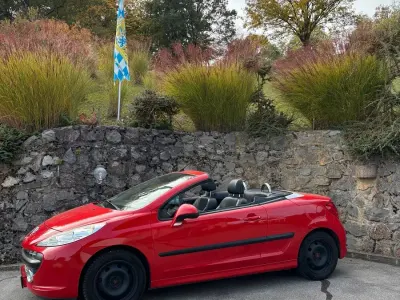 Gebraucht Peugeot 207 CC 119 PS (87 kW) 2008 Rot Cabrio