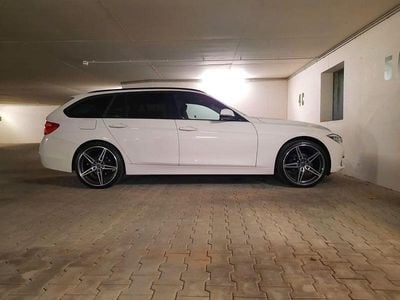 Gebraucht BMW 320 Advantage 184 PS (135 kW) 2017 Kombi