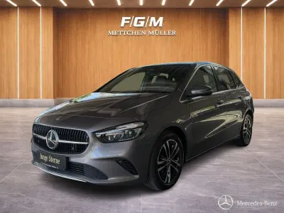 Gebraucht Mercedes B200 Progressive 163 PS (119 kW) 2023 Mountaingrau Kleinwagen