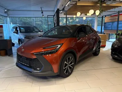 Gebraucht Toyota C-HR 223 PS (164 kW) 2025 Metal oxide (4z3)/ black (202) SUV