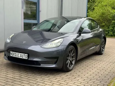 Occasion Tesla Model 3 Standard Range 239 kW (325 PK) 2022 Zilver Sedan