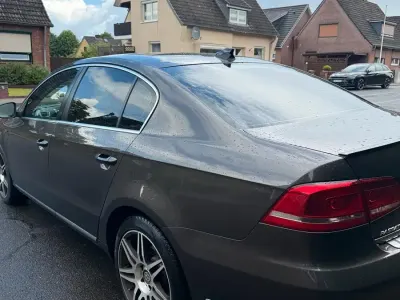 Gebraucht VW Passat 140 PS (102 kW) 2013 Braun Limousine