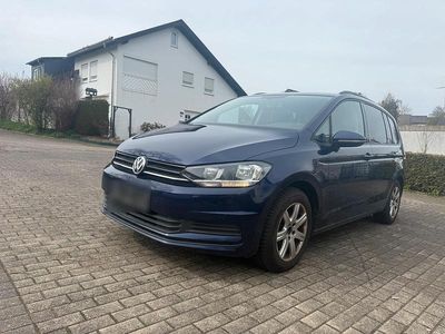 Gebraucht VW Touran 110 PS (80 kW) 2016 Blau Van / Kleinbus