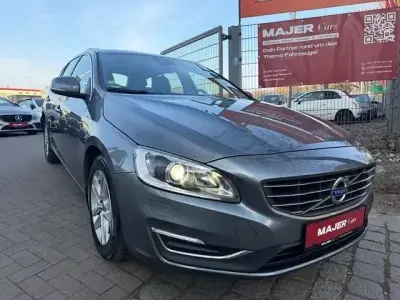 Gebraucht Volvo V60 Summum 190 PS (139 kW) 2016 Grau Kombi