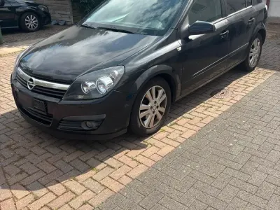 Gebraucht Opel Astra 105 PS (77 kW) 2007 Schwarz Limousine