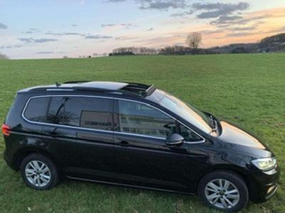 Gebraucht VW Touran Comfortline 150 PS (110 kW) 2023 Schwarz Van / Kleinbus