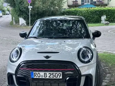 Gebraucht Mini John Cooper Works 231 PS (169 kW) 2024 Kleinwagen