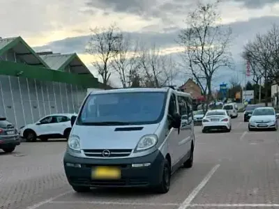 Gebraucht Opel Vivaro 101 PS (74 kW) 2006 Silber Van / Kleinbus