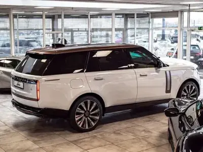 Używany Land Rover Range Rover 615 KM (452 kW) 2025 Biały SUV