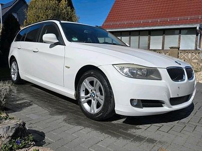 Gebraucht BMW 318 143 PS (105 kW) 2010 Weiß Kombi