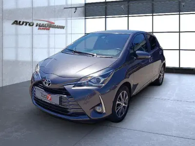 Gebraucht Toyota Yaris Club 111 PS (81 kW) 2019 Grau Kleinwagen