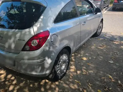 Gebraucht Opel Corsa 90 PS (66 kW) 2010 Kleinwagen