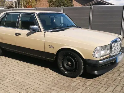 Gebraucht Mercedes E230 136 PS (100 kW) 1983 Beige Limousine