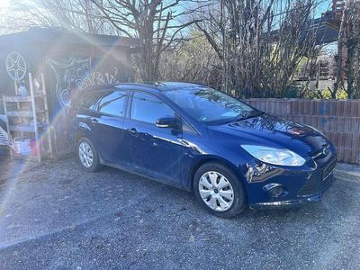 Gebraucht Ford Focus Trend 101 PS (74 kW) 2012 Limousine