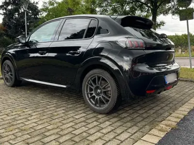 Gebraucht Peugeot e-208 GTi 102 kW (139 PS) 2022 Schwarz Kleinwagen
