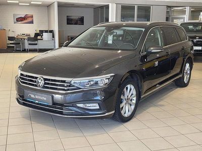 Mangangrau metallic Gebraucht 2023 VW Passat Elegance Kombi | 25.780 € (Etwas zu teuer)