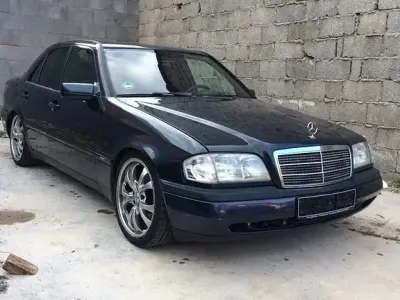 Gebraucht Mercedes 230 262 PS (192 kW) 1995 Violet Limousine