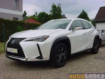 Gebraucht Lexus UX 250h 152 PS (111 kW) 2019 Sonicwhitemetallic SUV