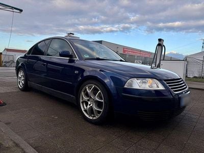 Usata VW Passat 101 CV (74 kW) 2003 Blu Berlina