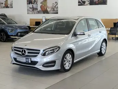 Gebraucht Mercedes B180 Style 122 PS (89 kW) 2018 Polarsilber Van / Kleinbus
