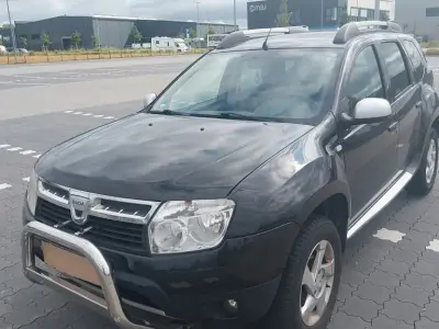 Gebraucht Dacia Duster Lauréate 105 PS (77 kW) 2010 Schwarz SUV