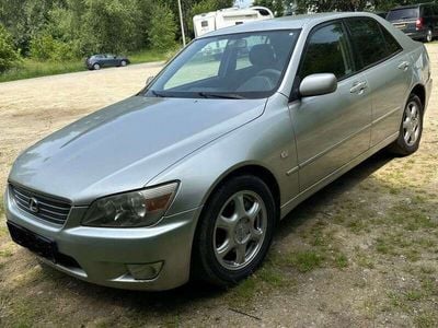 Lexus IS200