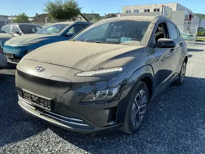 Gebraucht Hyundai Kona Trend 100 kW (136 PS) 2022 Schwarz SUV