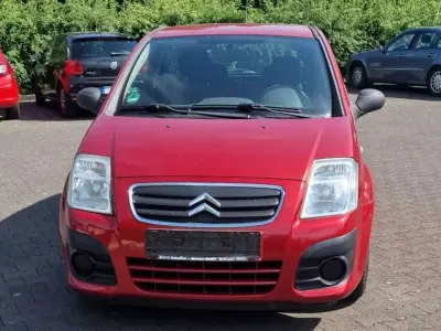 Gebraucht Citroën C2 Tonic 60 PS (44 kW) 2009 Farbe luziferrot/metallic Kleinwagen