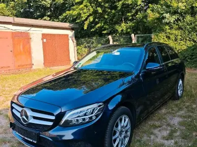 Gebraucht Mercedes C220 194 PS (142 kW) 2018 Blau Limousine
