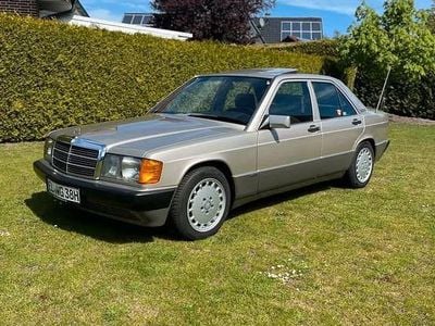 Second-hand Mercedes 190 Sportline 132 CP (97 kW) 1990 Argintiu Berlinǎ