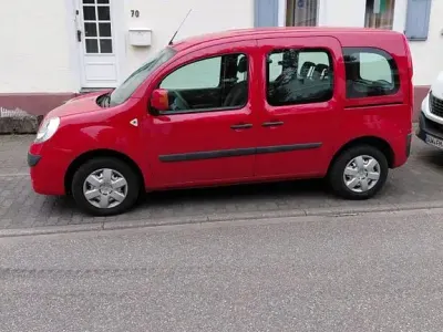 Gebraucht Renault Kangoo Happy Family 87 PS (63 kW) 2010 Rot Van / Kleinbus