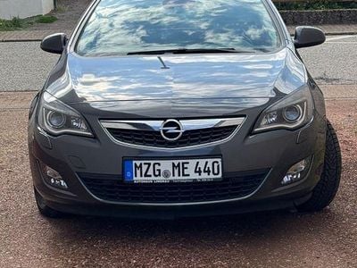 Second-hand Opel Astra Selection 116 CP (85 kW) 2010 Gri Berlinǎ
