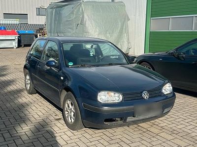 Usata VW Golf IV 75 CV (55 kW) 1998 Blu Utilitaria