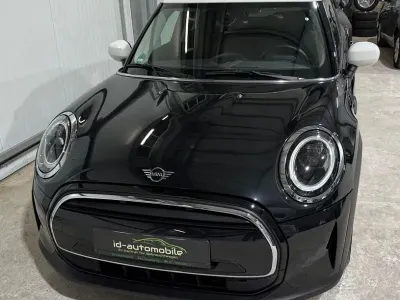 Używany Mini Cooper Classic 136 KM (100 kW) 2023 Czarny Hatchback