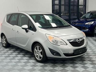 Gebraucht Opel Meriva Design Edition 120 PS (88 kW) 2011 Silber Van / Kleinbus